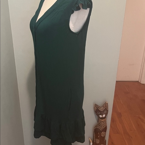 Elegant Green Button-Down Women's Top - Picture 2 of 7